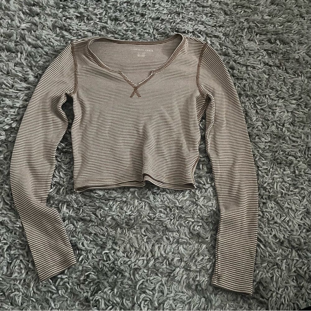 American eagle brown and cream striped cropped long sleeve